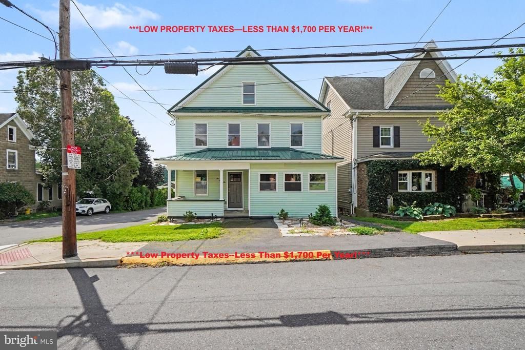256 W MAIN STREET, RINGTOWN, PA 17967