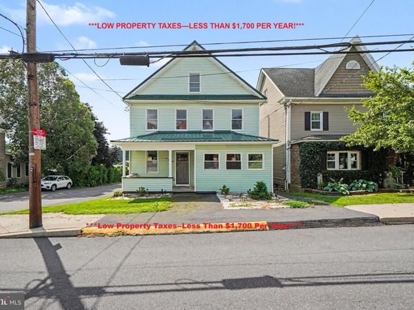 256 W MAIN STREET, RINGTOWN, PA 17967