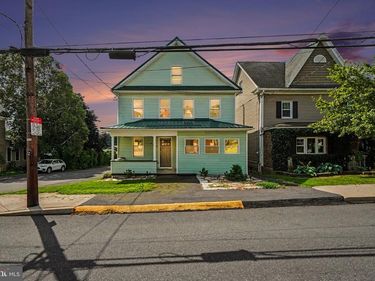 256 W MAIN STREET, RINGTOWN, PA 17967
