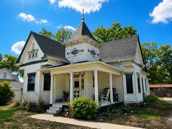 305 Main Street, New Virginia, IA 50210