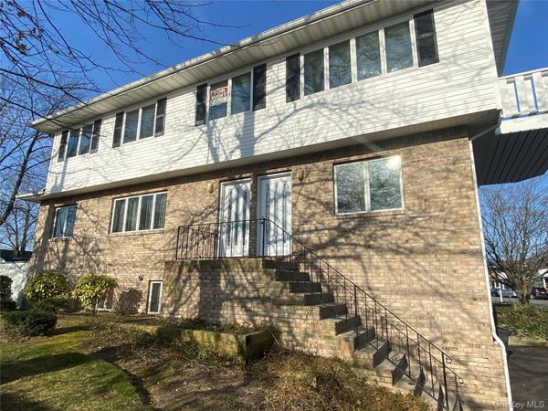 11 Claire Court, West Babylon, NY 11704