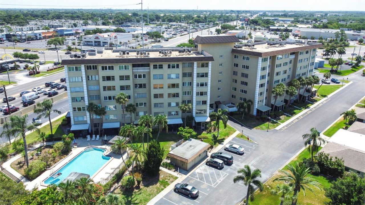 8950 Park Boulevard, Unit 609, Seminole, FL 33777 Main Photo