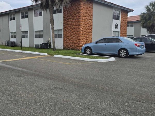 1201 SW 52nd Avenue, Unit 202-2, North Lauderdale, FL 33068