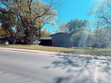 1520 S 3rd Avenue , Beatrice, NE 68310