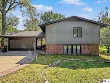 1520 S 3rd Avenue, Beatrice, NE 68310