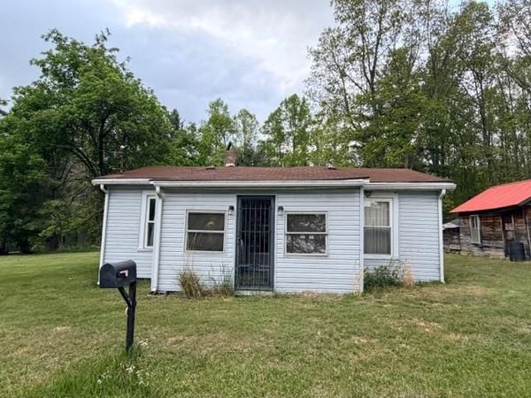829 Stonewall Rd, BECKLEY, WV 25801