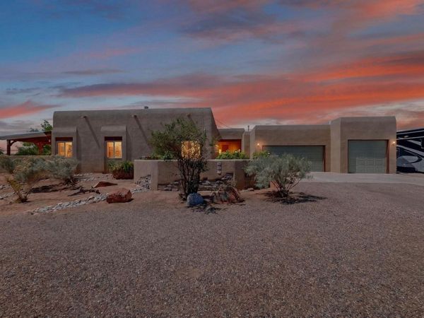 601 Acebo Road NE, Rio Rancho, NM 87124