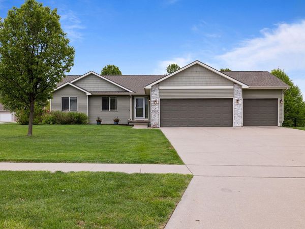 7408 Longboat Drive, Johnston, IA 50131