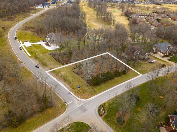 602 Five Oaks Blvd , Lebanon, TN 37087