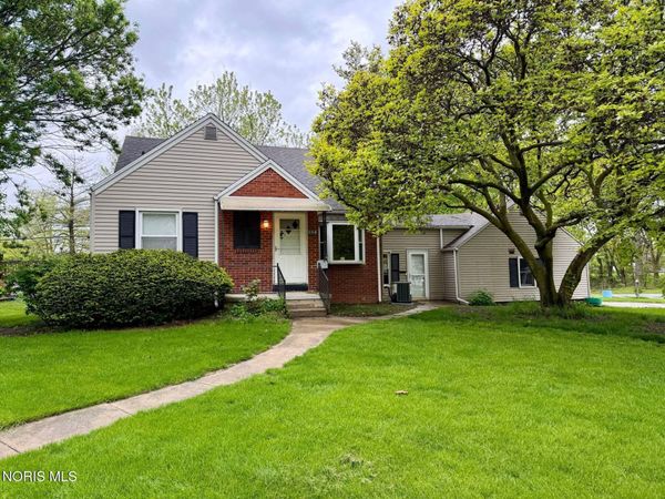 504 Sylvandale Avenue, Oregon, OH 43616