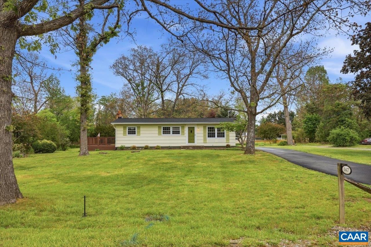 147 Rankin Ln, Stuarts Draft, VA 24477 Main Photo