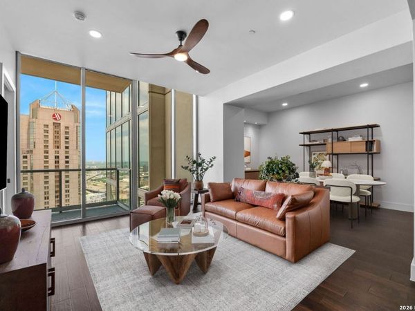 610 E Market, Unit 2706, San Antonio, TX 78205