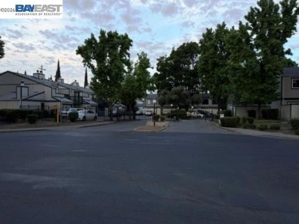 299 Shasta Dr, Unit 29, Vacaville, CA 95687