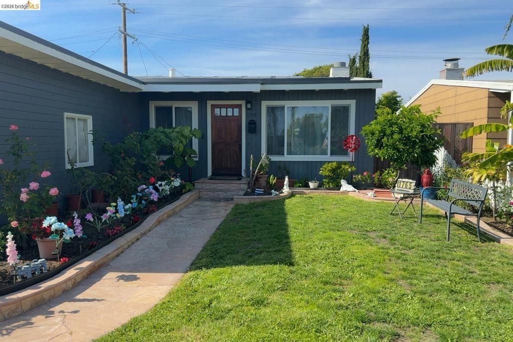 1765 Hemlock Ave, San Mateo, CA 94401 Main Photo