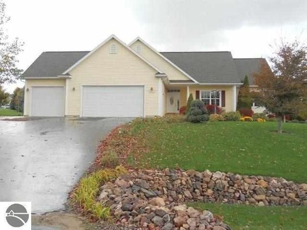 3846 Stoneridge Drive, Traverse City, MI 49684