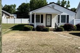 2526 Lester Road photo 4