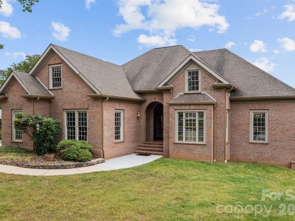 221 Windemere Isle Road, Statesville, NC 28677