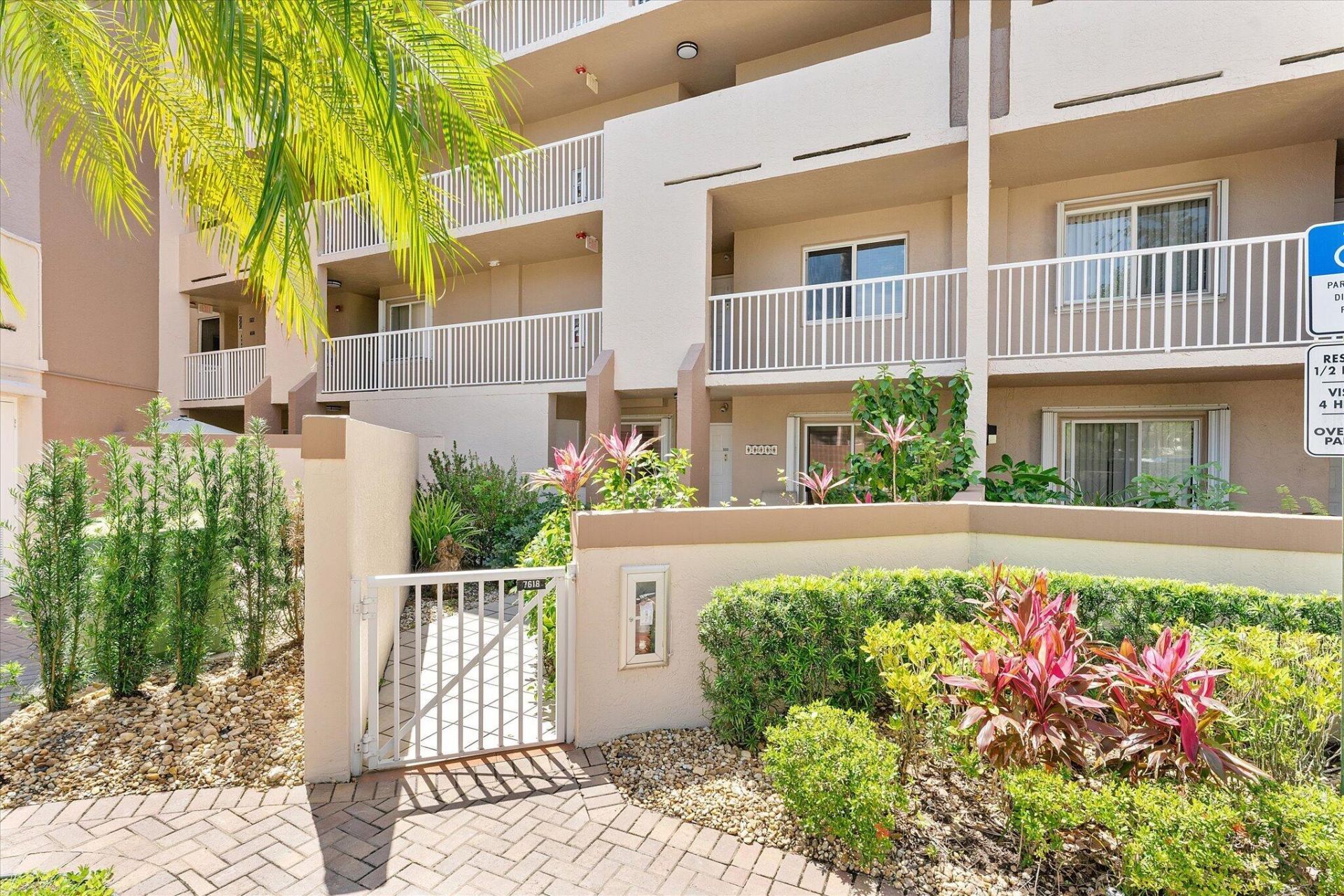 7618 Granville Drive, Unit 110-e, Tamarac, FL 33321 Photo
