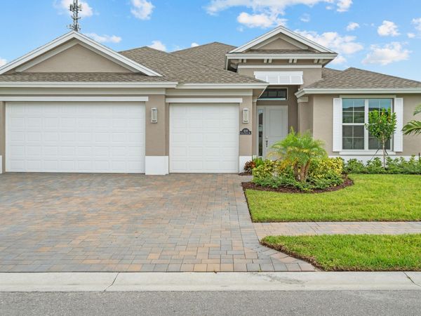 4018 Tower Pointe Way, Vero Beach, FL 32967