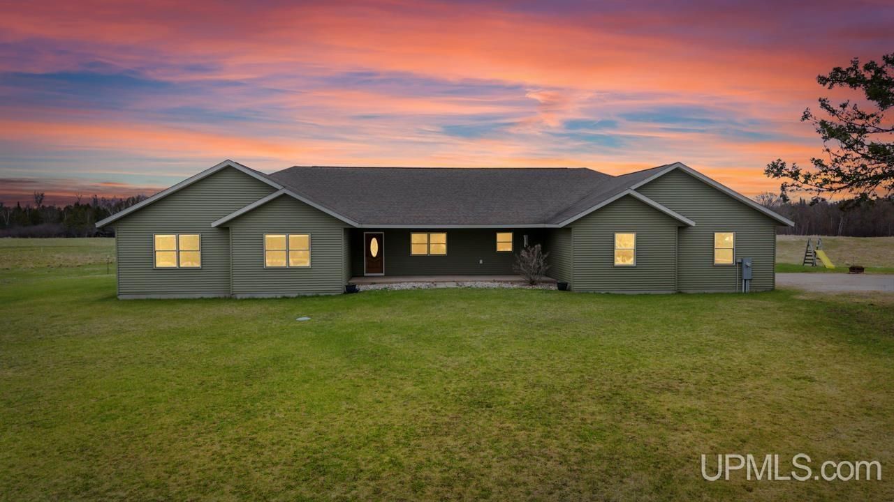 6230 E .5 Road, Bark River Twp, MI 49807 Main Photo