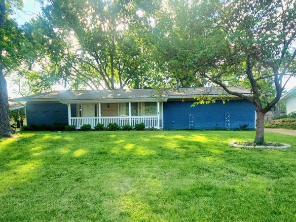1539 Papillon Drive , Creve Coeur, MO 63146