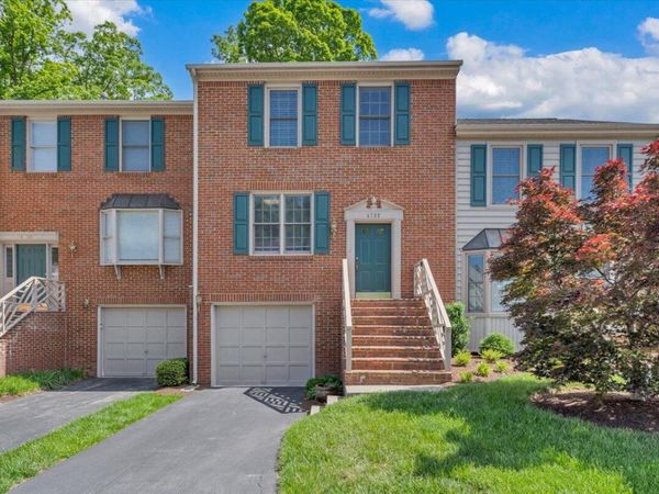 4732 Wembley PL SW, Roanoke, VA 24018