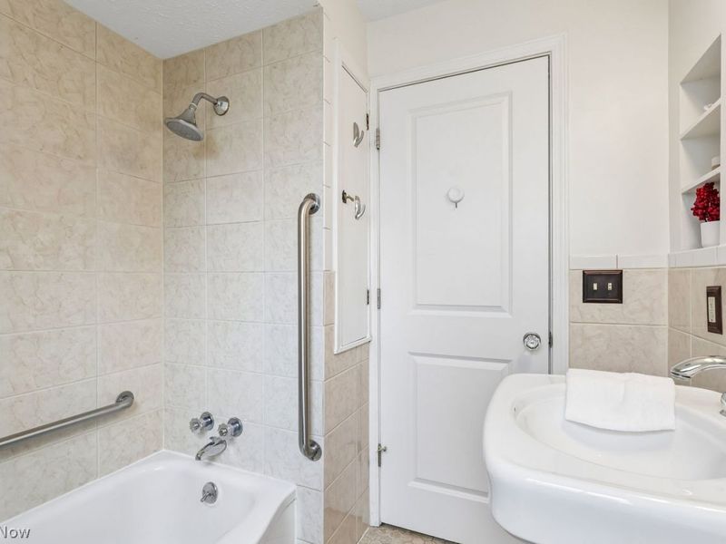 2244 Winfield Avenue , Rocky River, OH 44116 Photo 25