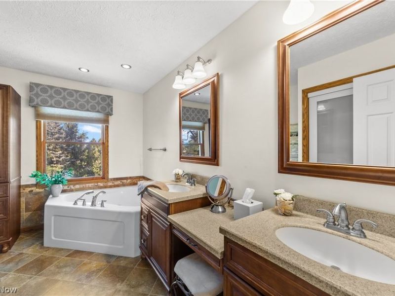 10050 Brookside Circle , North Royalton, OH 44133 Photo 24
