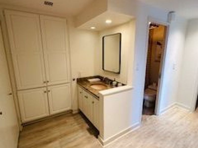 , Unit 805, Bratenahl, OH 44108 Photo 15