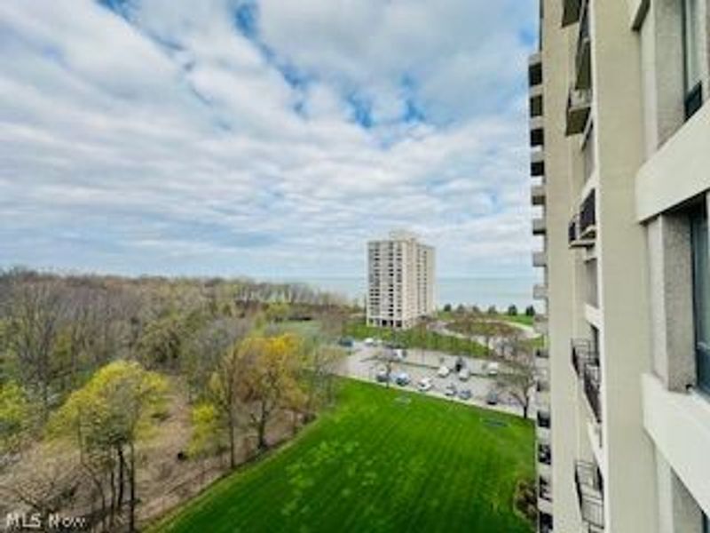 , Unit 805, Bratenahl, OH 44108 Photo 18