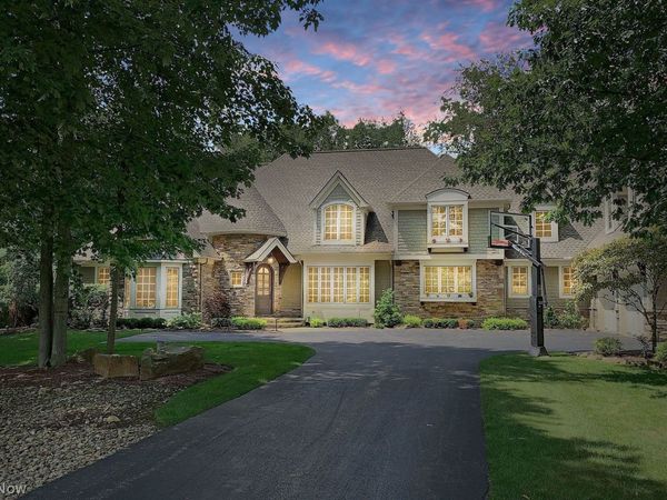 8159 Devon Court , Chagrin Falls, OH 44023