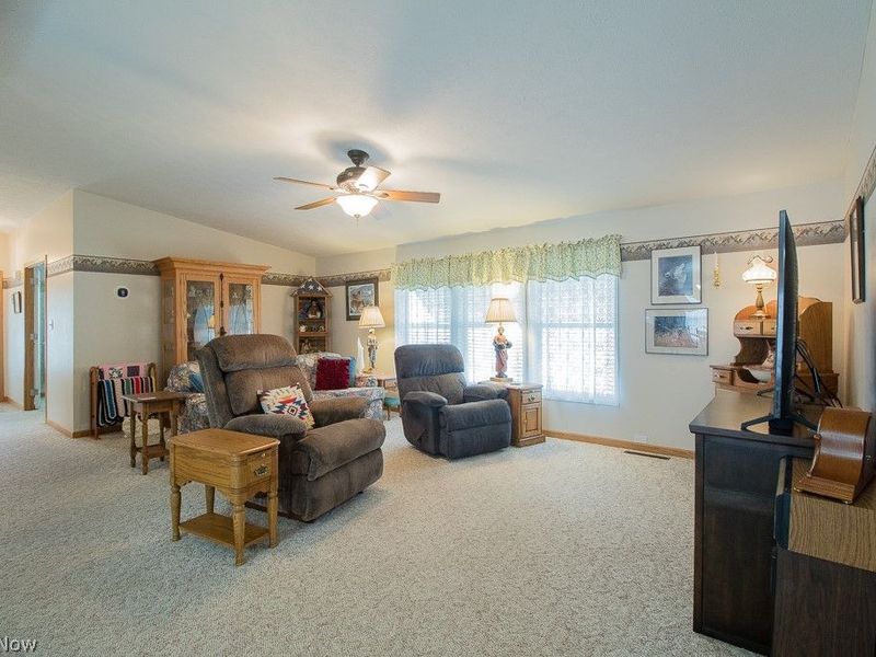 681 Woodlawn Road, Chardon, OH 44024 Photo 10