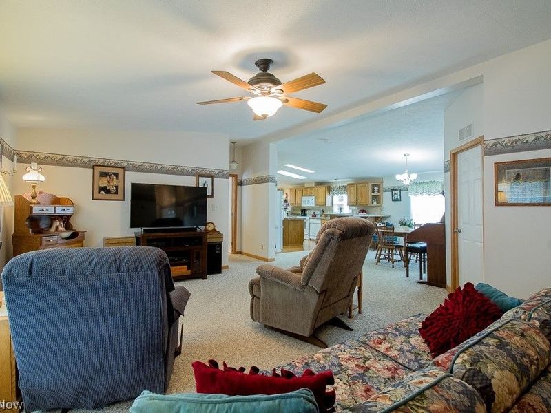 681 Woodlawn Road, Chardon, OH 44024 Photo 12