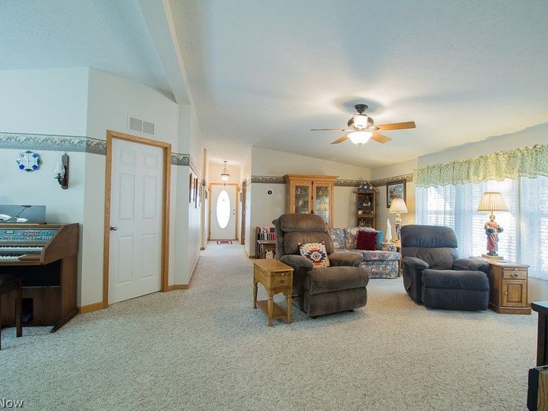 681 Woodlawn Road, Chardon, OH 44024 Photo 9