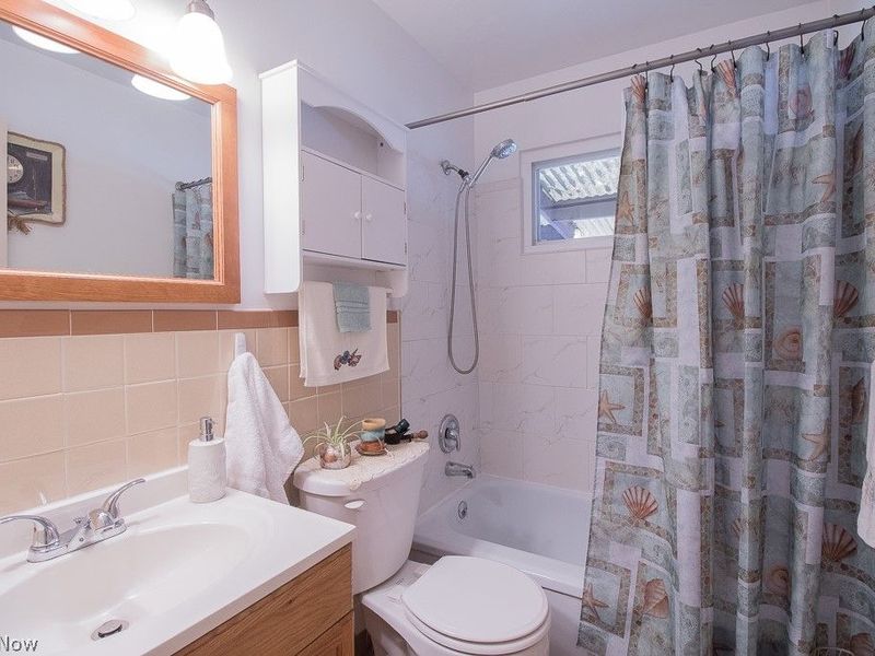 668 E 315th Street, Willowick, OH 44095 Photo 14