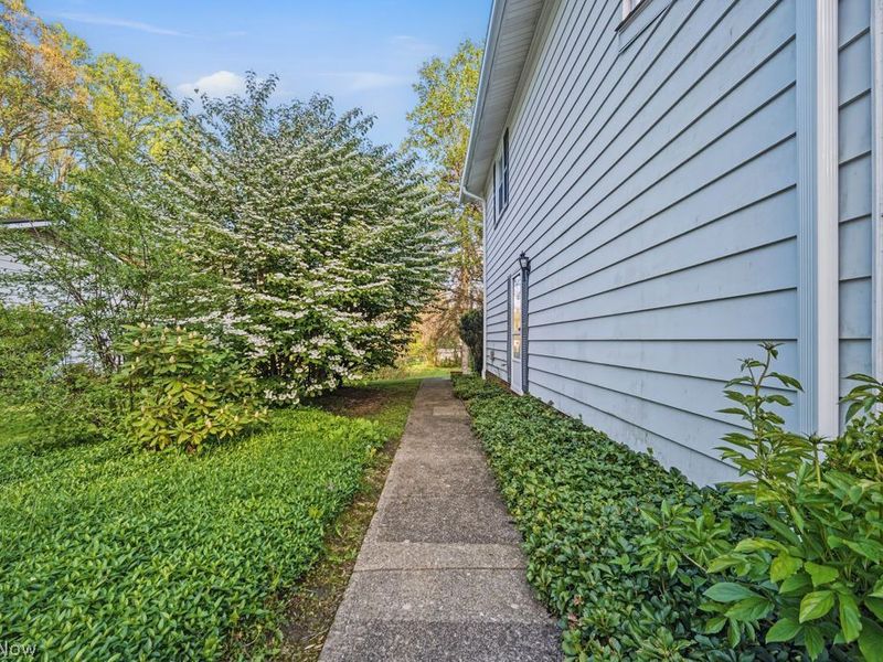8337 Vera Drive , Brecksville, OH 44141 Photo 31