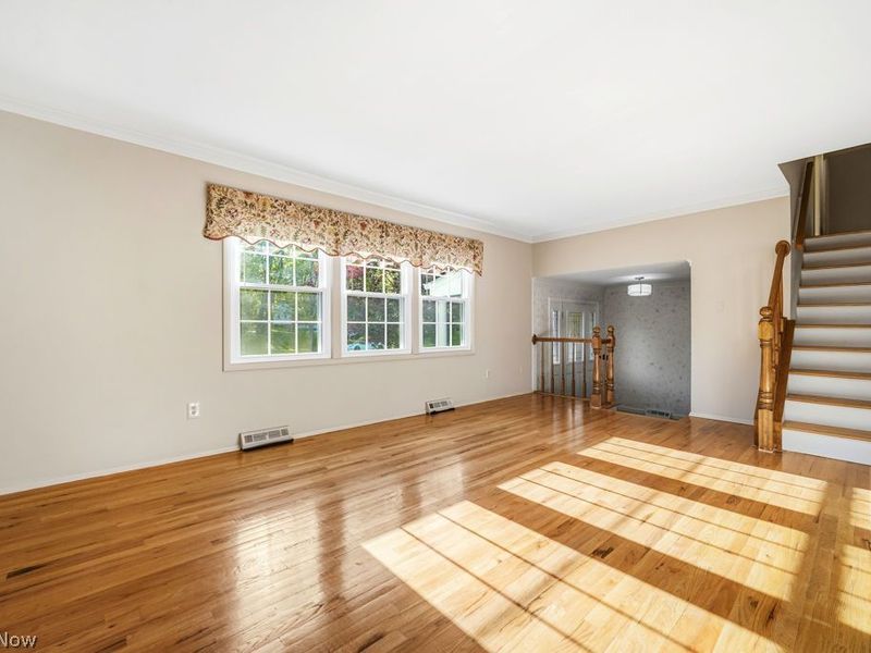 8337 Vera Drive , Brecksville, OH 44141 Photo 5