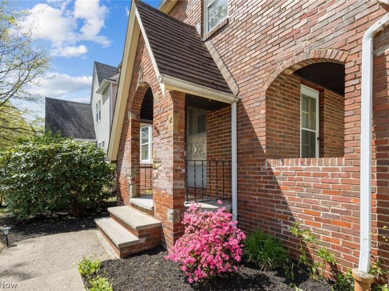 1016 Pembrook Road , Cleveland Heights, OH 44121 Photo 2