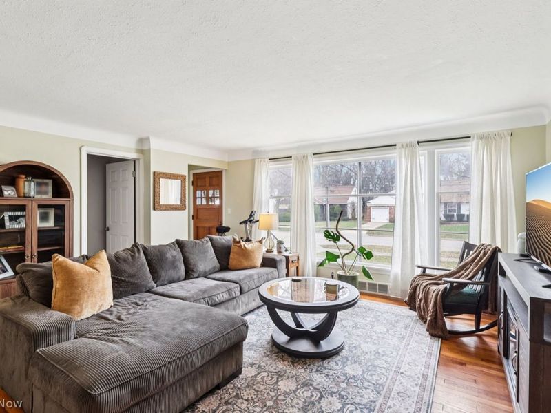 4318 Bluestone Road , Cleveland, OH 44121 Photo 11