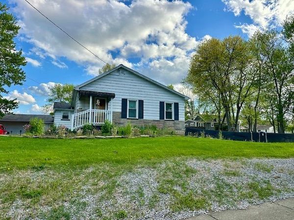 208 W Marshall Road , McDonald, OH 44437