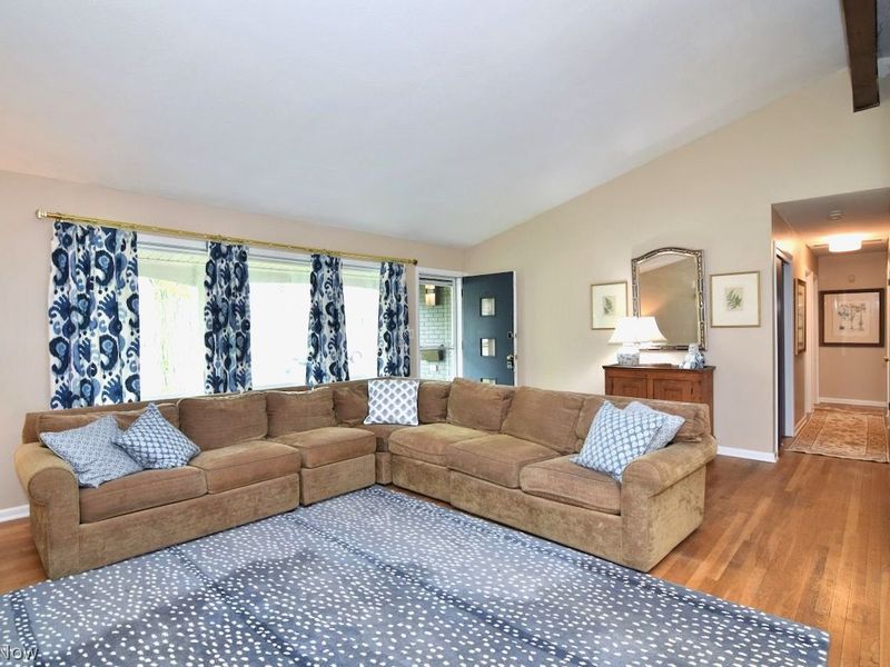 5331 Chickadee Lane , Lyndhurst, OH 44124 Photo 4