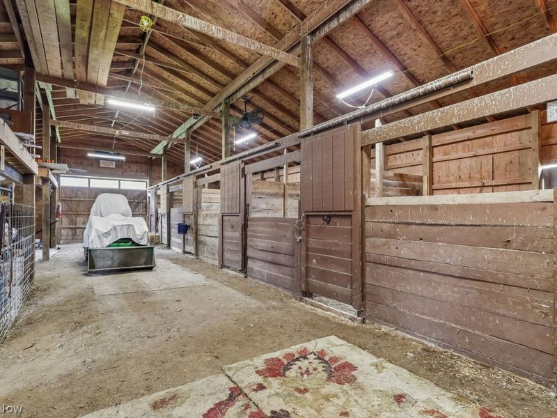 8965 Corbett Road , Diamond, OH 44412 Photo 32