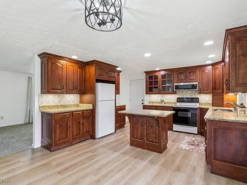 8965 Corbett Road , Diamond, OH 44412 Photo 7