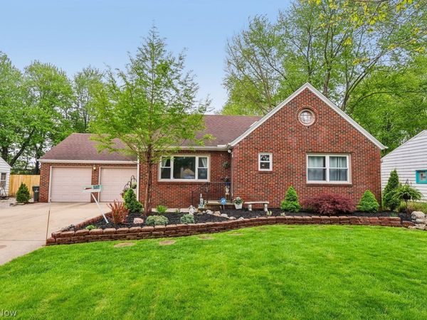 5107 Whitethorn Avenue , North Olmsted, OH 44070
