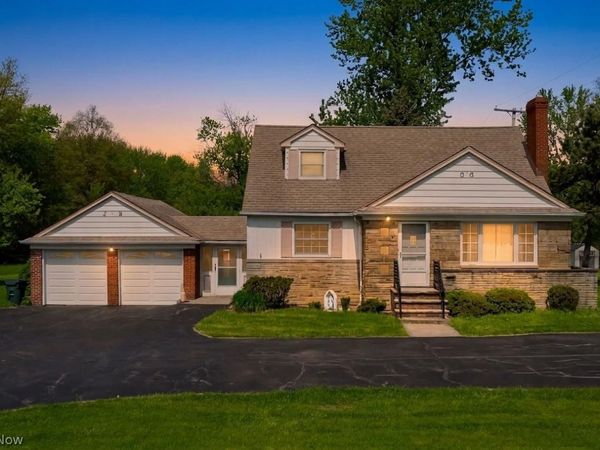 7096 Pearl Road , Middleburg Heights, OH 44130
