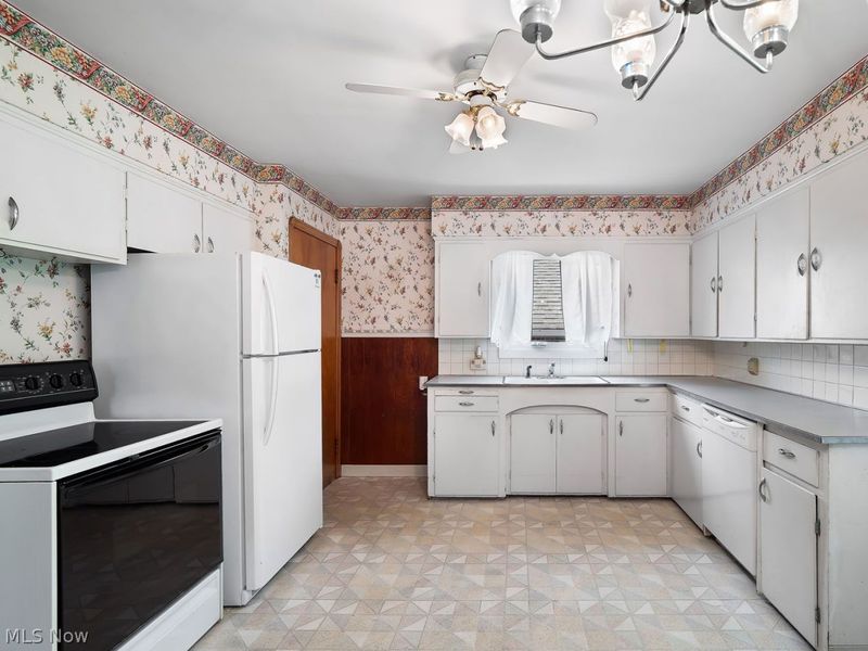7096 Pearl Road, Middleburg Heights, OH 44130 Photo 8