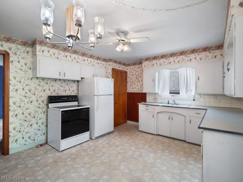 7096 Pearl Road, Middleburg Heights, OH 44130 Photo 9