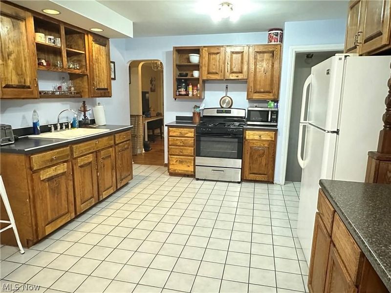 5926 Deering Avenue, Parma Heights, OH 44130 Photo 4