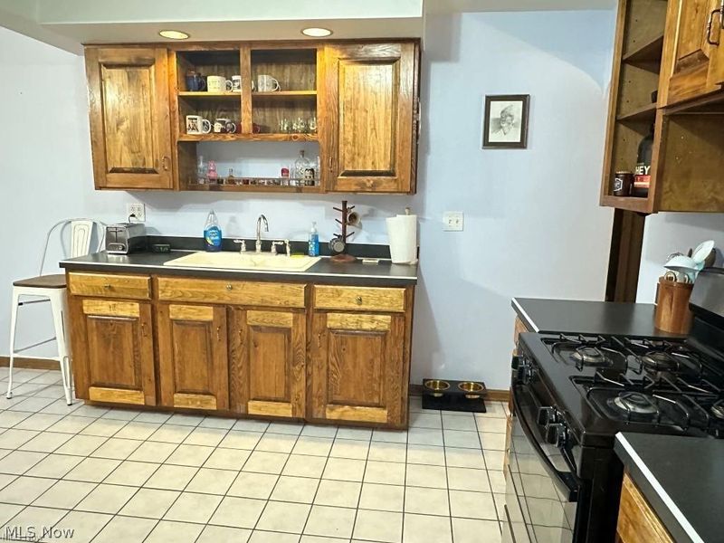 5926 Deering Avenue, Parma Heights, OH 44130 Photo 6