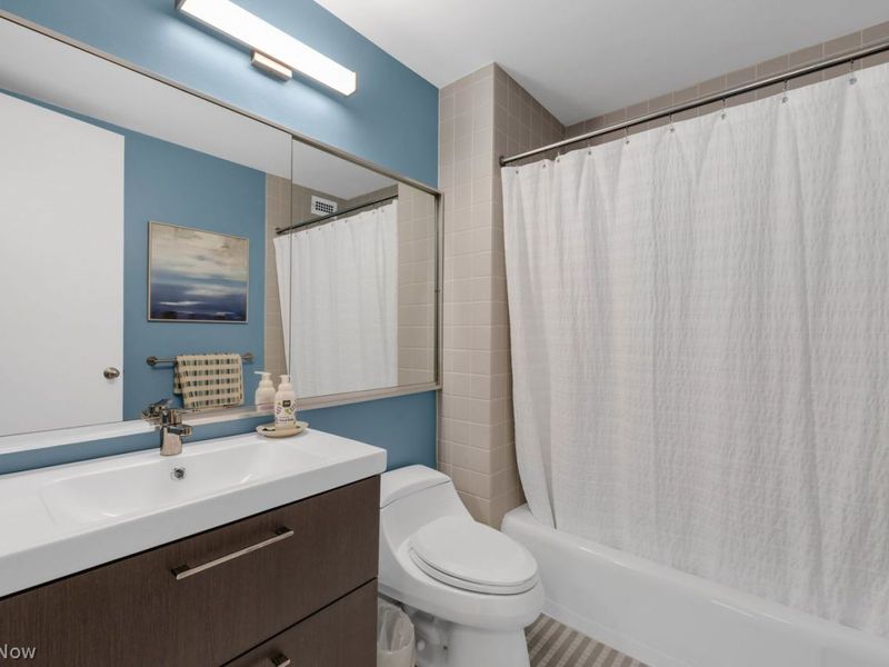 12700 Lake Avenue, Unit 2502, Lakewood, OH 44107 Photo 21
